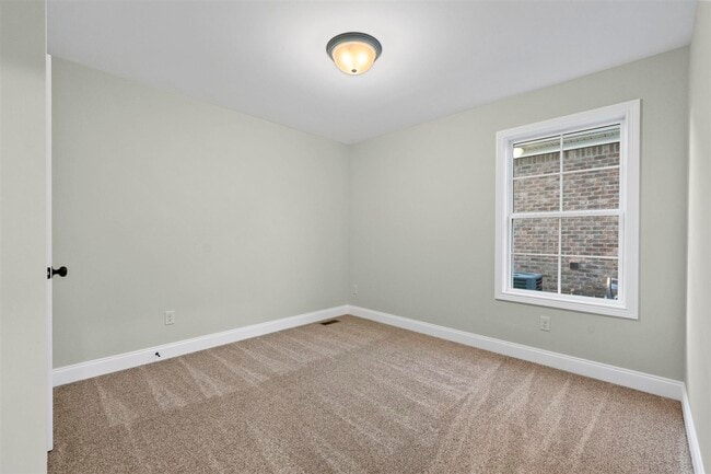 Building Photo - 710 Sheldrake Ln