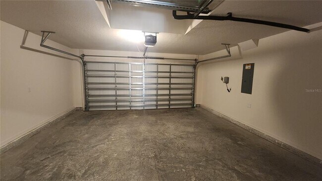 Building Photo - 10 Prairie Ln