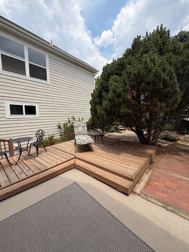 Building Photo - Don’t Miss out on this 4-bedroom 3 bath home in the gated Lighthouse Villas Community.