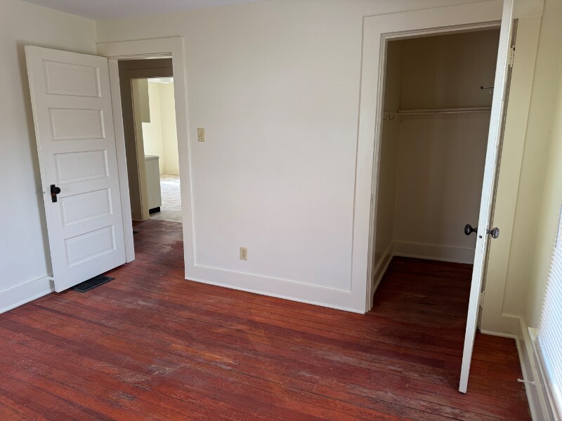 Building Photo - 1407 Columbia Ave