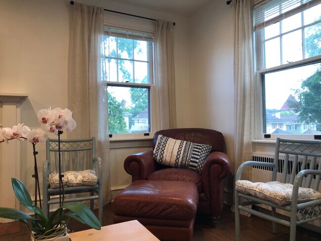 Living room - 2344 Huntingdon Pike