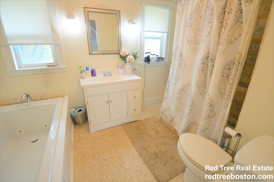 Apt 2 - 14 Breck Ave