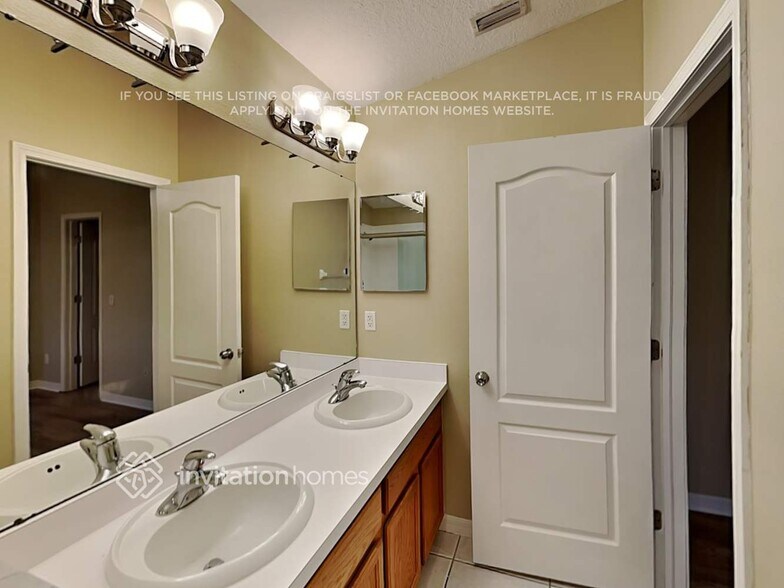 Building Photo - 1429 Delano Trent St