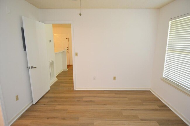 Building Photo - 11901 4th St N