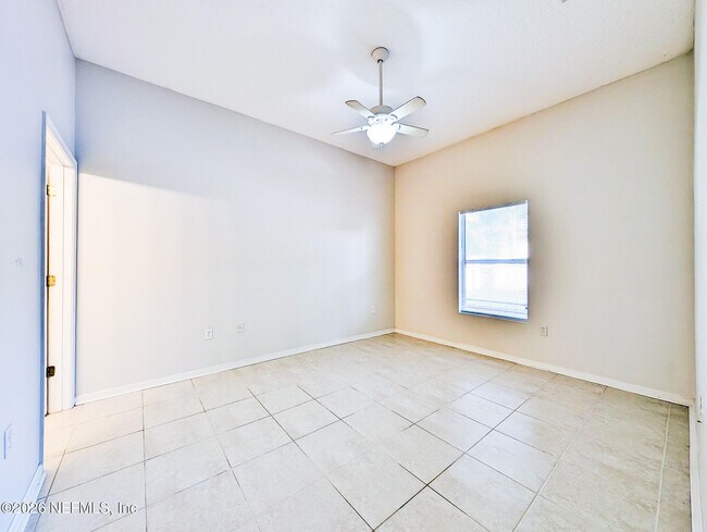 Building Photo - 1423 Manotak Point Dr