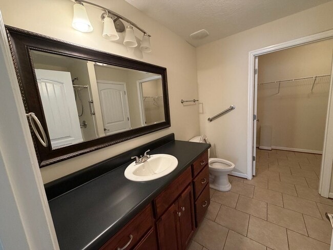 Building Photo - 22 Skylar Ct