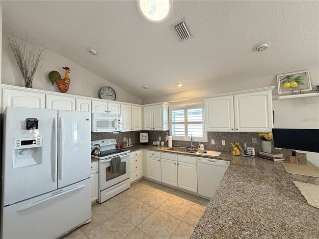 Building Photo - 1963 Ladyfish Ave