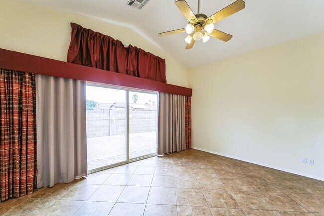 Building Photo - Spacious 4BR House in Tucson