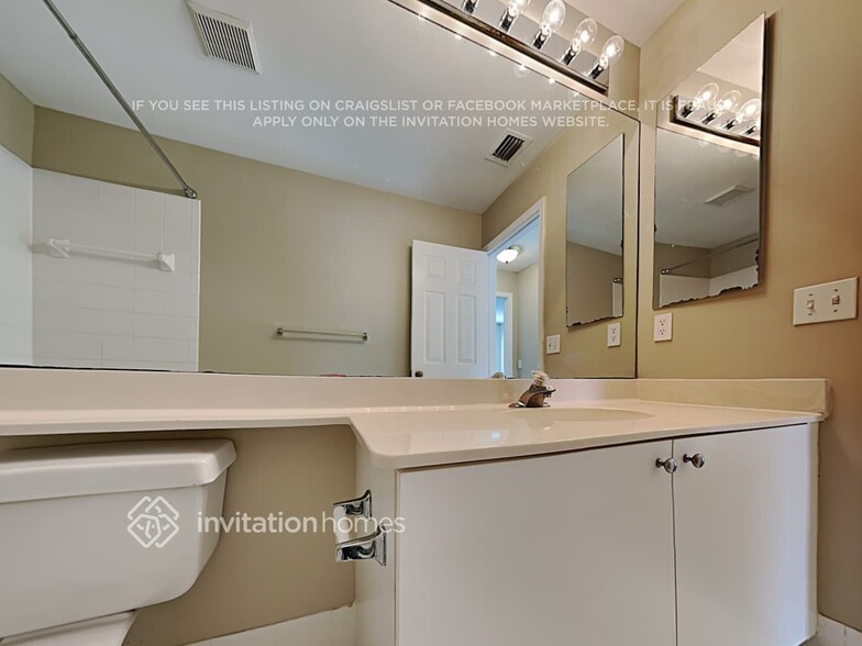 Building Photo - 7729 Thornlee Dr