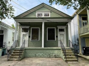 Building Photo - 4038 Banks St