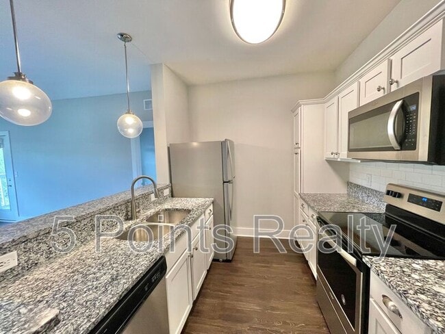 Building Photo - 934 Governor's Ct.