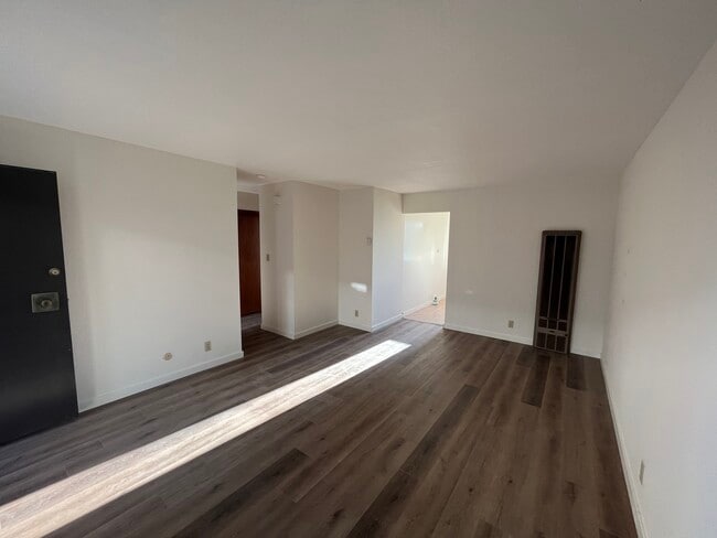 Apt 11 - 1822 Francisco St