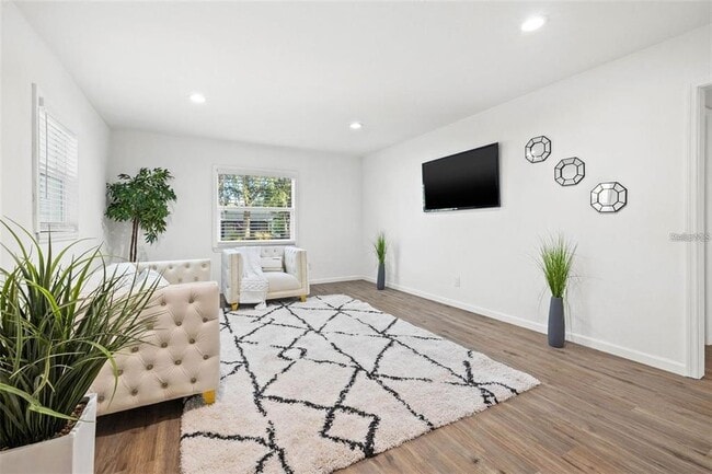 Building Photo - 508 Brooker Rd
