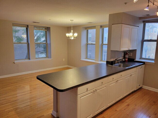 Building Photo - 1308 Clifton St NW