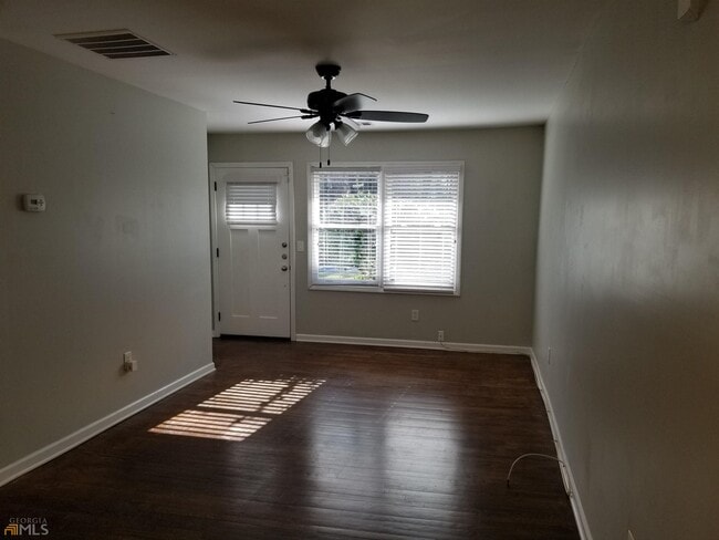 Building Photo - 2644 Farn Dr