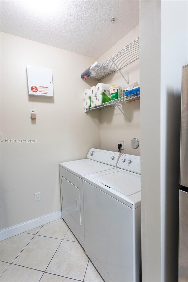 Building Photo - 4506 SW 160th Ave