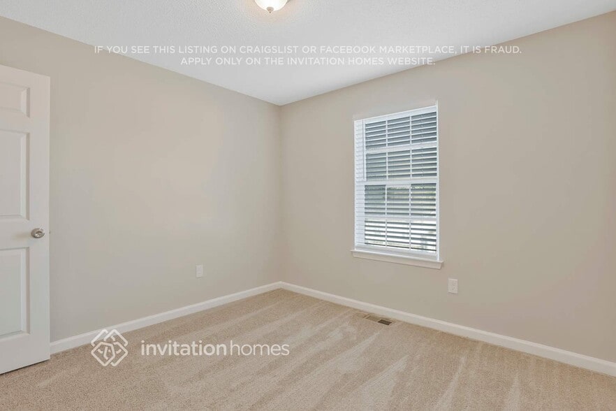 Building Photo - 3834 Deercreek Dr