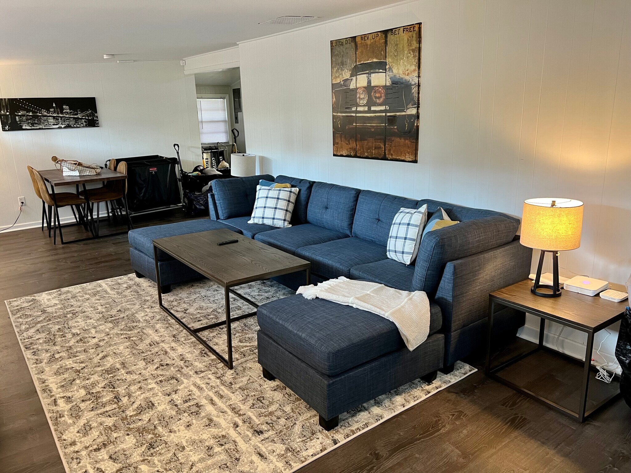 Building Photo - 325 S 2nd St