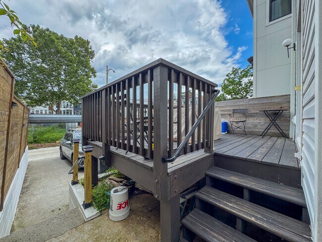 Building Photo - 815 Longfellow St NW
