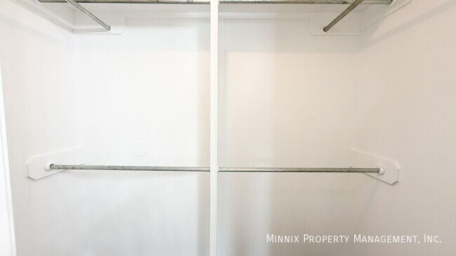 Building Photo - 9702 Ave. U-B