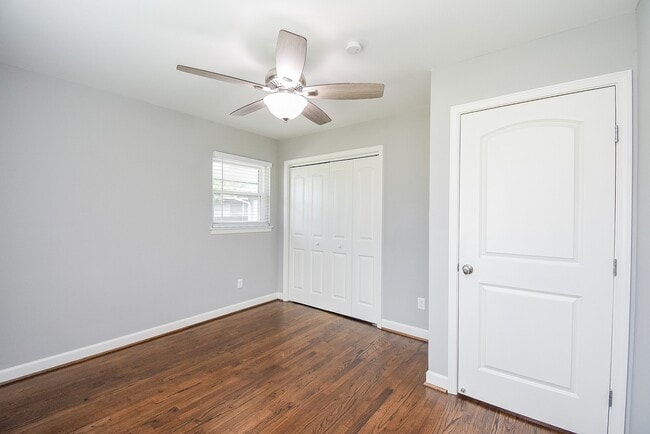 Building Photo - 7926 Ridgeview Dr
