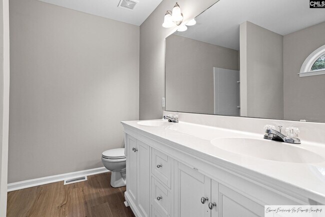 Building Photo - 4005 Hickory St