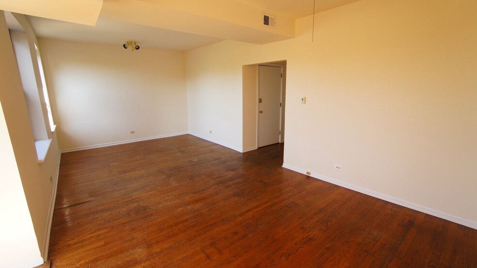 Building Photo - 2325 N Kedzie Blvd