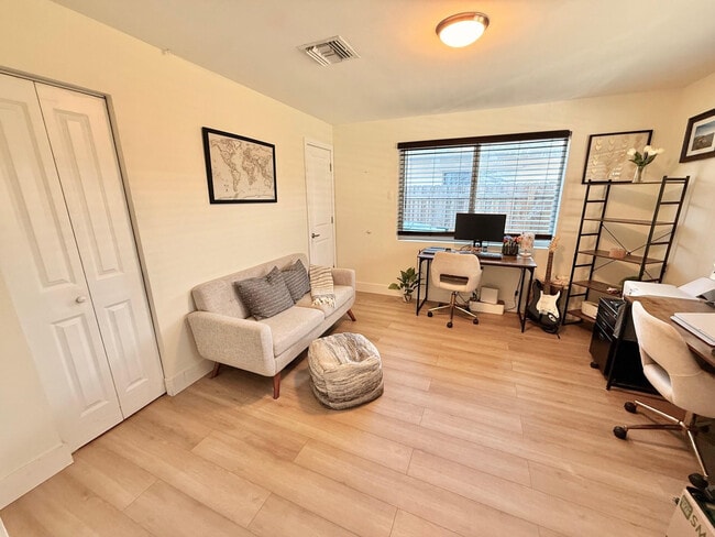 Building Photo - 1941 NE 51st Ct