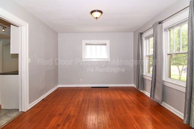 Building Photo - 6055 Central Ave