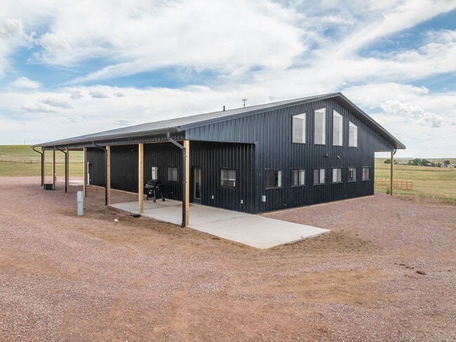 Primary Photo - 4 BED | 2 BATH | BARNDOMINIUM | HOT SPRING...