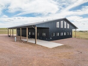 Building Photo - 4 BED | 2 BATH | BARNDOMINIUM | HOT SPRING...