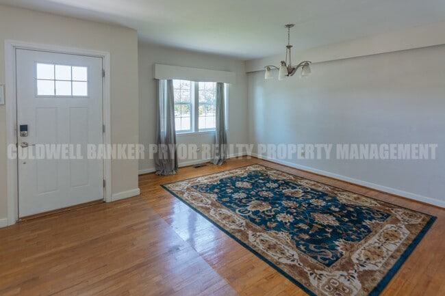 Building Photo - 4890 College Dr E