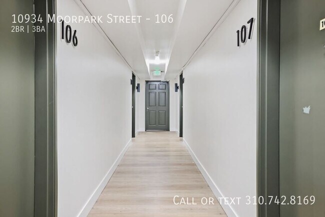 Building Photo - 10934 Moorpark St