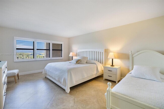 Building Photo - 4900 N Ocean Blvd