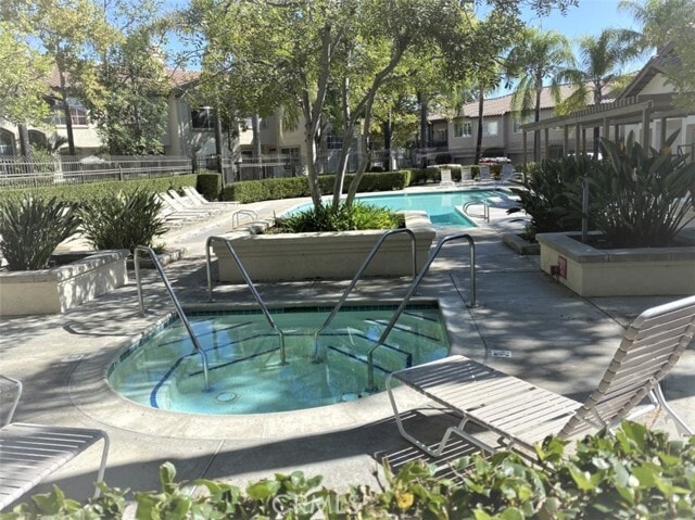 Building Photo - 105 Tierra Plano