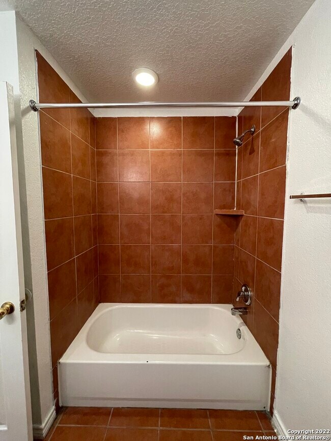 Building Photo - 1721 Quintana Rd