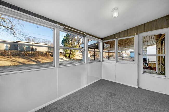 Building Photo - 9014 Ellison Dr