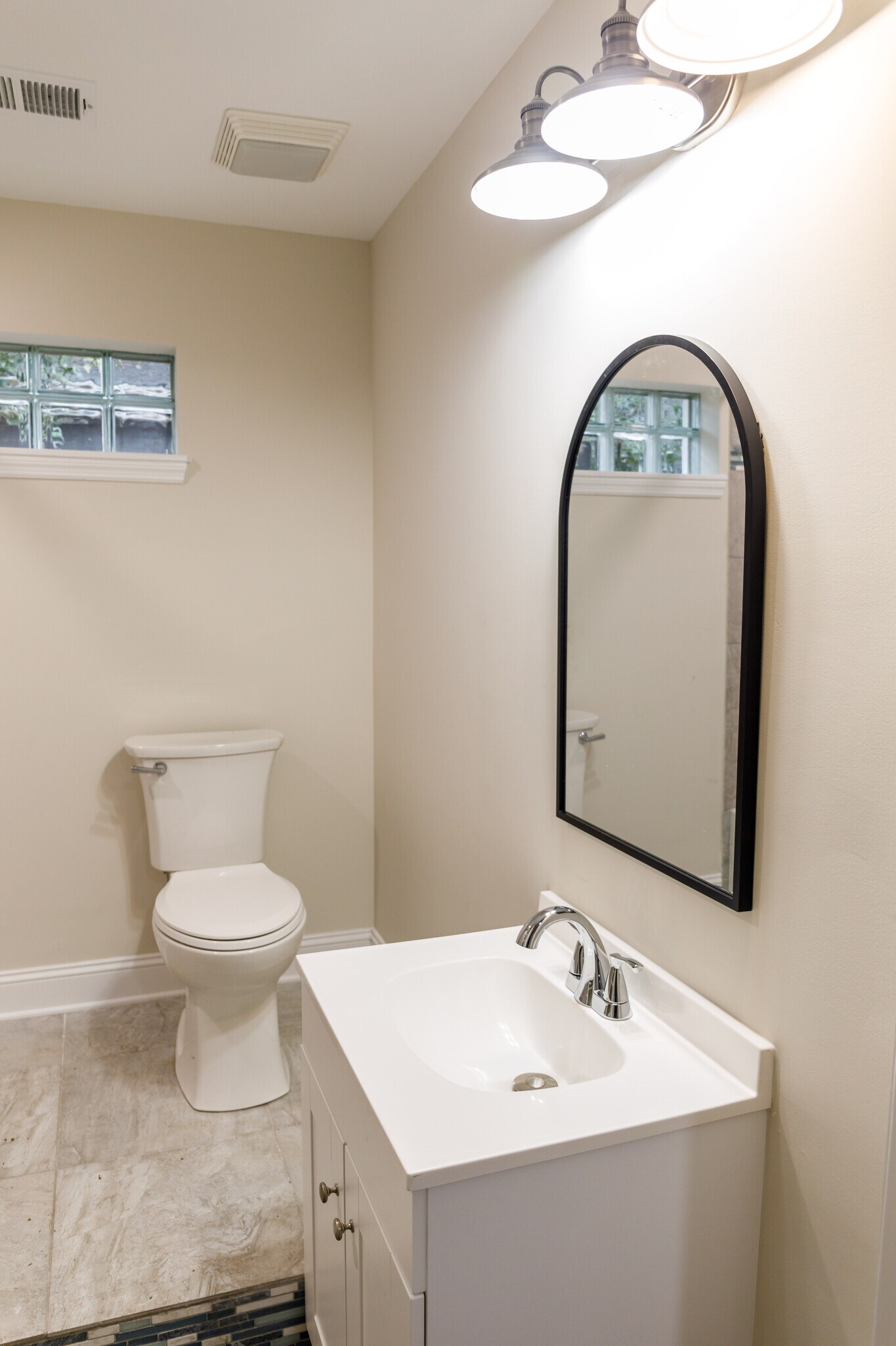 Building Photo - 1916 2nd Dr