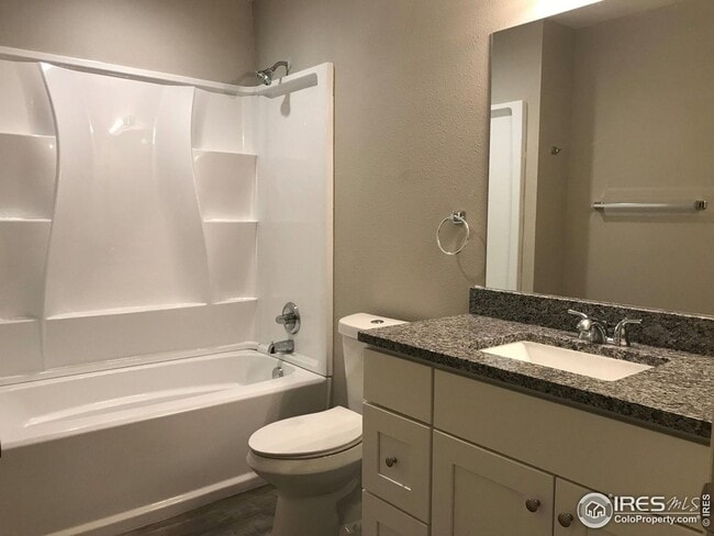 Building Photo - $500.00 OFF FIRST MONTHS RENT!