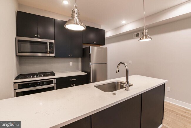 Building Photo - 1020 S 53rd St