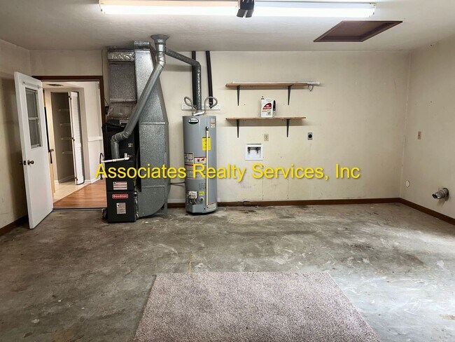 Building Photo - Single Family home in The Woodland in SW Gainesville-Great Location!