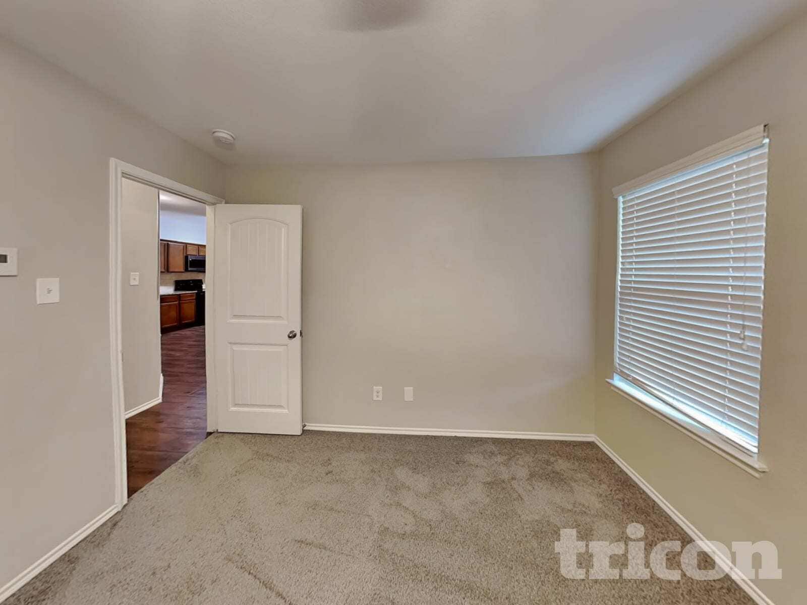 Building Photo - 3025 Iris Dr