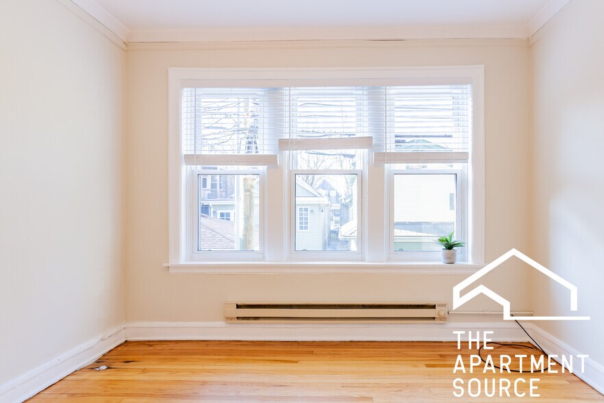 Building Photo - 4218 N Clark St