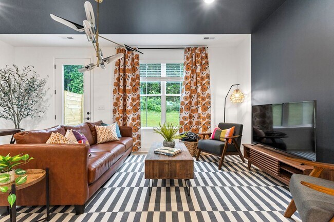 Building Photo - Modern 3-Bed, 2.5-Bath Townhome Now Offering $1000