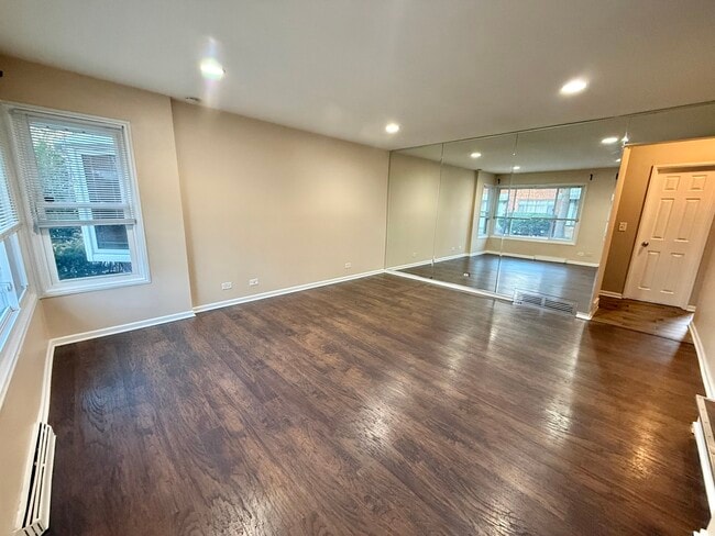 Building Photo - 4926 Crain St