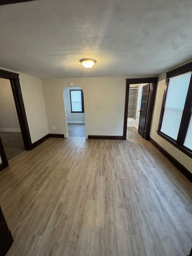 Building Photo - 3245 W 99th St