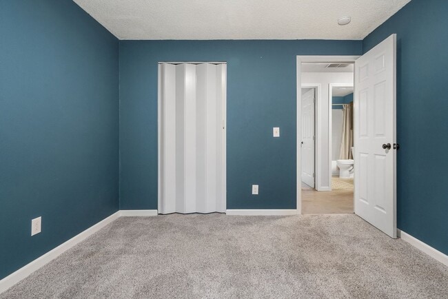 Building Photo - Rambler in Port Orchard with Fenced Yard