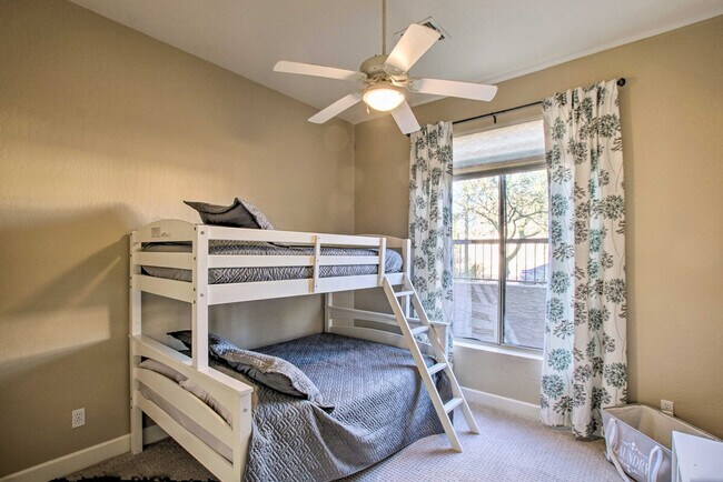 Building Photo - 3055 N Red Mountain