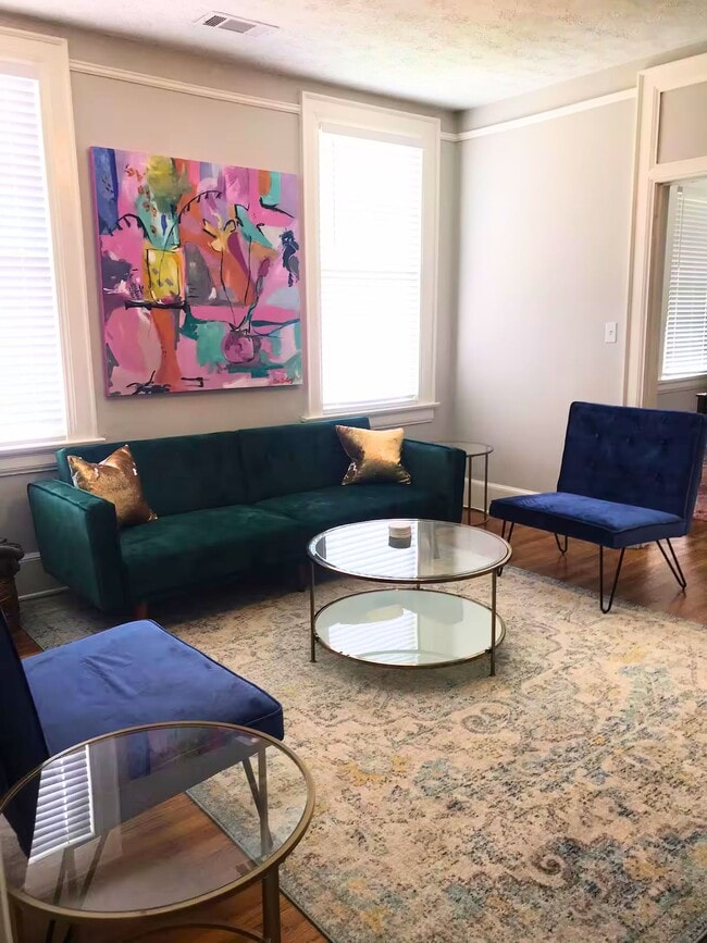 Building Photo - Midtown Duplex