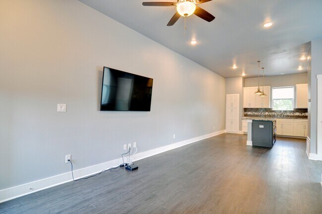 Building Photo - 2512 Forest Park Blvd
